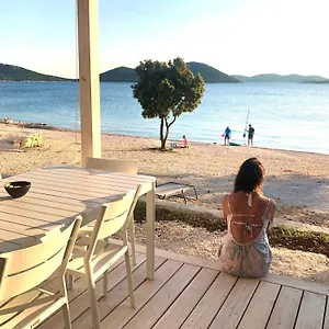 Buqez Eco - Beachfront Drage